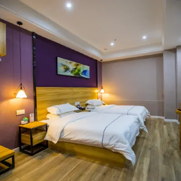Leah Hotel