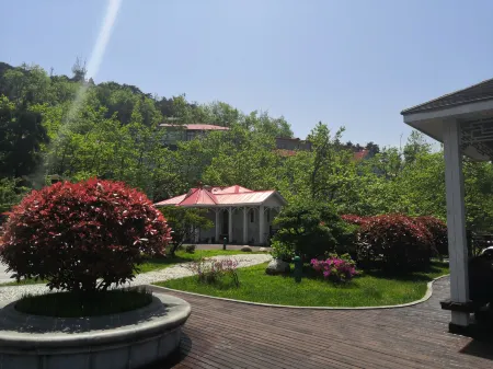Jinling Hotel (Lushan Guling Street Garden Branch)