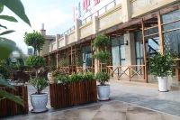 Zizhong Zhongtie Bomei Hotel - parking