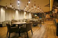 Yading Zhaxi Kongshu Tibetan Culture Theme Hotel