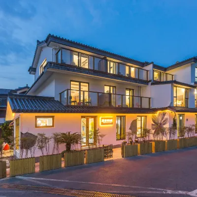 杭州畢竟西湖民宿（雷峰塔花港觀魚店） 浴鵠灣附近的飯店