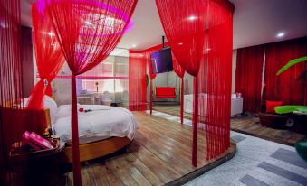 520 Couples' Themed Hotel