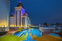 Mekong River Jing Land Hotel - Infinity Pools