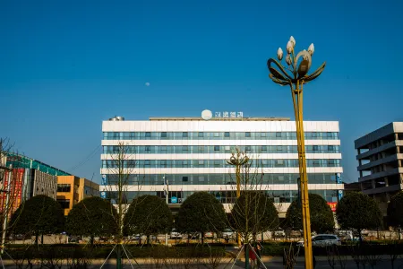 HanTing Hotel (Taojiang Huatuo City)
