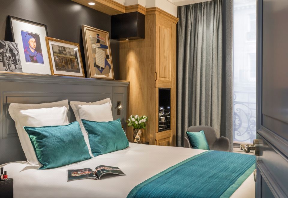 호텔 듀크 드 부르고뉴의 편안한 객실 내부