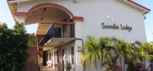 Lake Side Lodge Hotels in Lake Worth