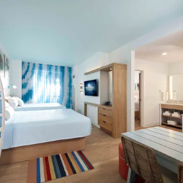 Universal’s Endless Summer Resort – Surfside Inn and Suites