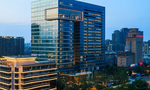 Renaissance northeast hotel