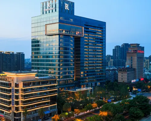 Renaissance northeast hotel โรงแรมใกล้เฉียวซื่อ