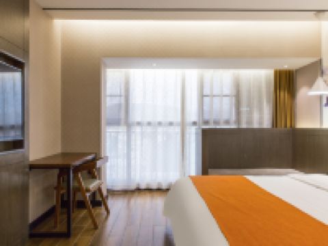 花阑酒店(昆明高铁南站店) - 晨光优选大床房