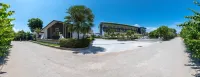 Blue Beach Grand Resort and Spa Отели в г. Равай-Бич