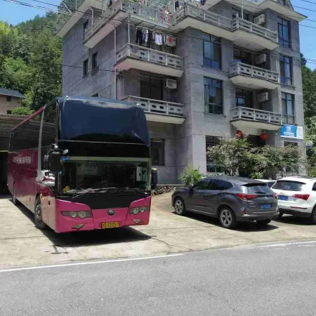 Jufenglou Guesthouse