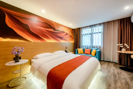 Pod Select Hotel (Xi'an Zhonggulou North Street Subway Station) Hotels in Lianhu District