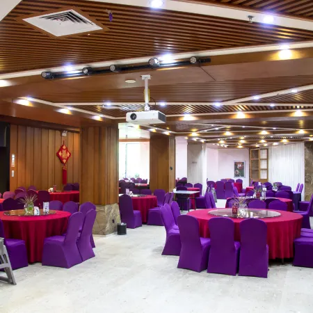 Days Hotel Hainan Baoting