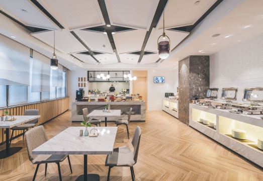 3. 아투어 호텔 쑤..