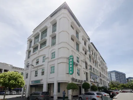 OYO 892 Hotel Grand Nadia