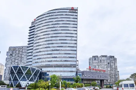 Ramada Plaza by Wyndham Shaowu Отели рядом с достопримечательностью «Tiancheng Qixia Scenic Spot»
