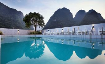 Yishuiwan Resorts Hotel(Yangshuo Yulong River Tourist Resort)