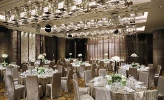 A photo of a wedding in the ballroom at the Westin Cape Town hotel at Royal Plaza Hotel