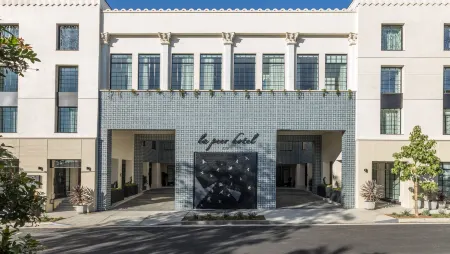 Kimpton la Peer Hotel Отели рядом с достопримечательностью «West Hollywood Chamber of Commerce»