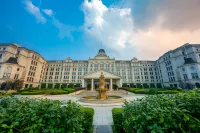 Grand Palace Resort Hotel dekat Jiaxing Chen Gelao House
