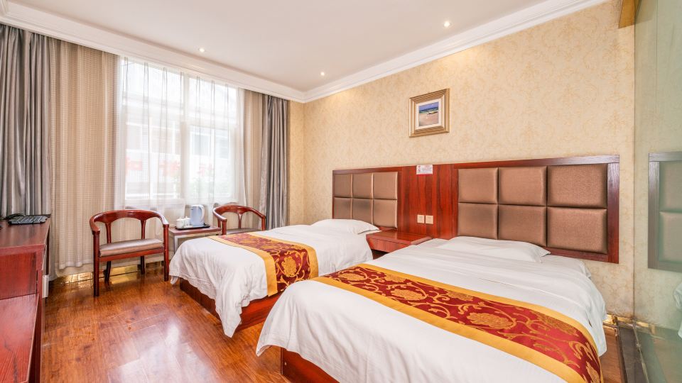 Huangling welcome business hotel