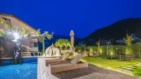 Floral Hotel Hongfangzi - مسبح