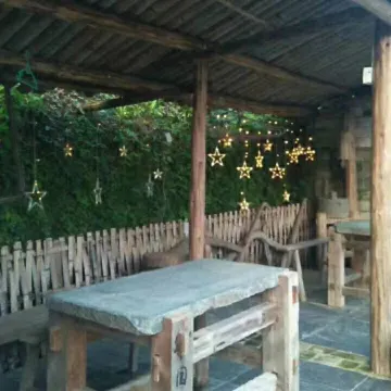 Xiuning Muli Hong Rhododendron Inn