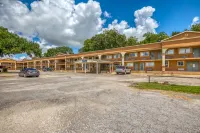 Budget Inn and Suites Hotels in Rayne