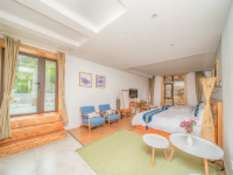 Danba Dianshi · Baoshengju Hostel Hotels in Danba