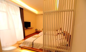 Hua Ting·Lovers Zhangjiajie Mountain View Leisure Vacation Villa (Wulingyuan Scenic Area Branch)