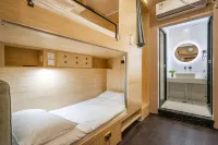 Smiley's Long Time No See Hostel (Chongqing Crown Grand Escalator Lianglukou Metro Station Branch）