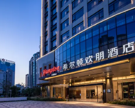 ハンプトンbyヒルトンホテル 贑州章江新区 贛州のホテル