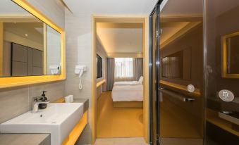 5. Ji Hotel..