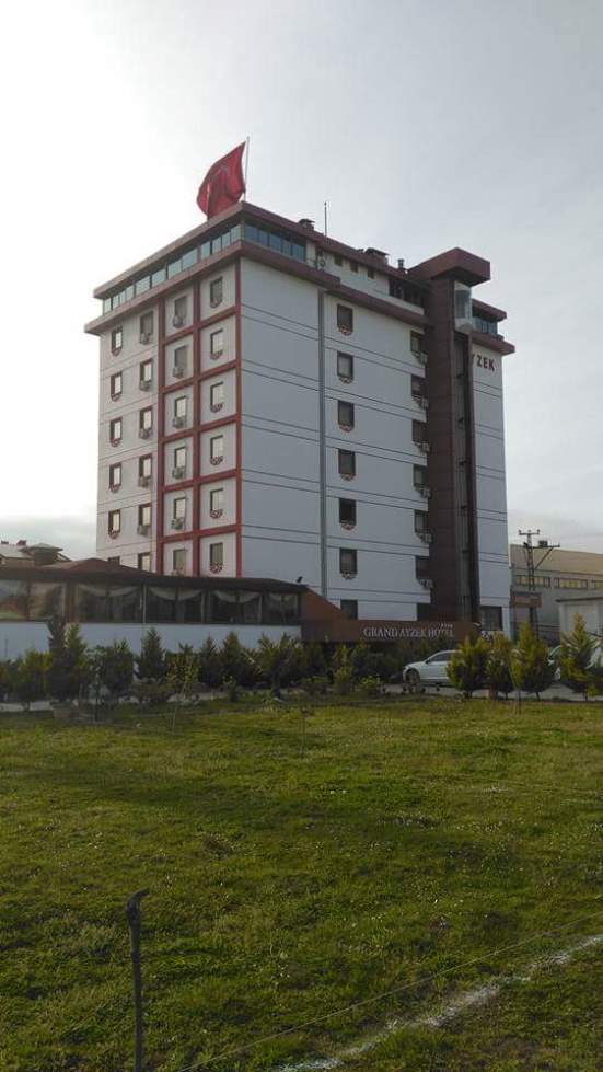 Grand Ayzek Hotel