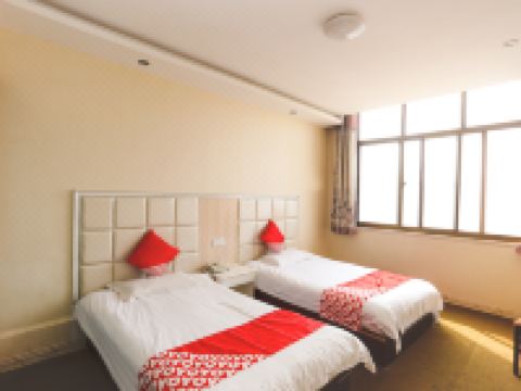 OYO濮阳时尚宾馆