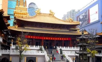 Yaduo Hotel (Shanghai Changshou Road Metro Station)