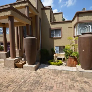 Kiwara Guesthouse Hotels near Johannesburg Zoo