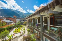 Mijian Hotel (Lugu Lake)