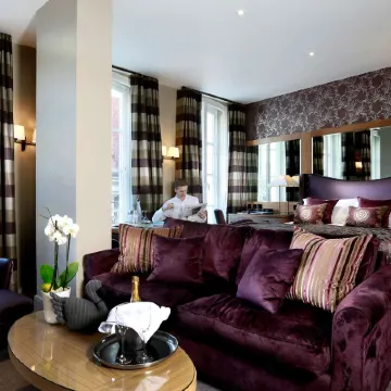 Macdonald Windsor Hotel Отели рядом с достопримечательностью «Dramatica»