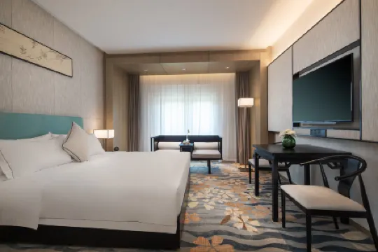 Ramada by Wyndham Zhenjiang City Center