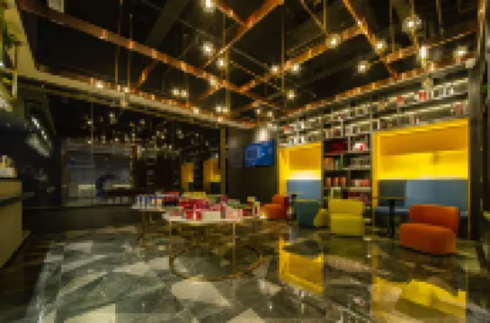 Y Hotel (Xi'an North High-speed Railway Station Fengcheng 12th Road Subway Station) Hotels near Xianbei Railway Station