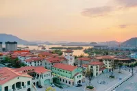 Jinling Landscape Beer Hot Spring Hotel Hotels near Huangshanjian