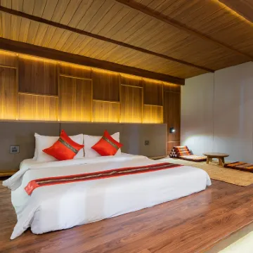 True Siam Phayathai Hotel Hotels near CrewAcademy