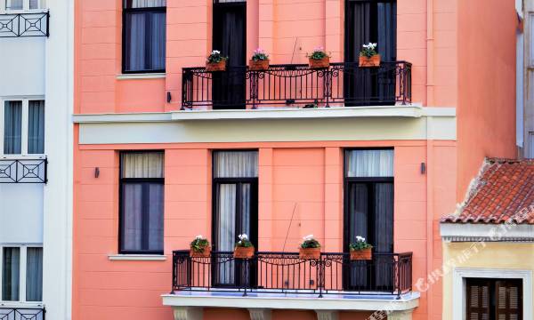 Sweet Home Hotel