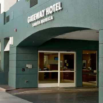 Gateway Hotel Santa Monica Отели рядом с достопримечательностью «Mt. Olive Lutheran Church»