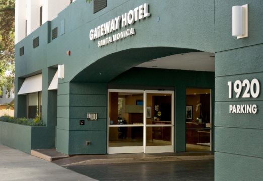 게이트웨이 호텔 산타 모니카 수영장