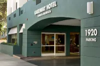 Gateway Hotel Santa Monica Отели рядом с достопримечательностью «Пирс Санта-Моники»