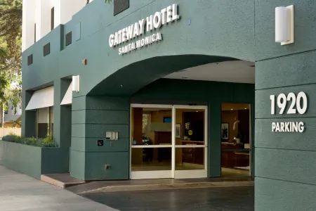 Gateway Hotel Santa Monica Отели рядом с достопримечательностью «Museum of Flying»