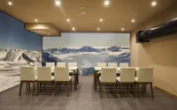Alpina Hotel